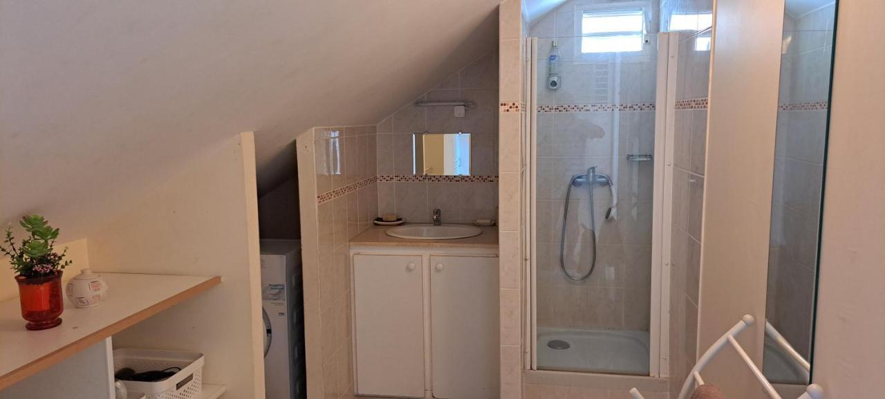 Logement Spacieux Deux Pieces A Baie Mahault Exterior foto