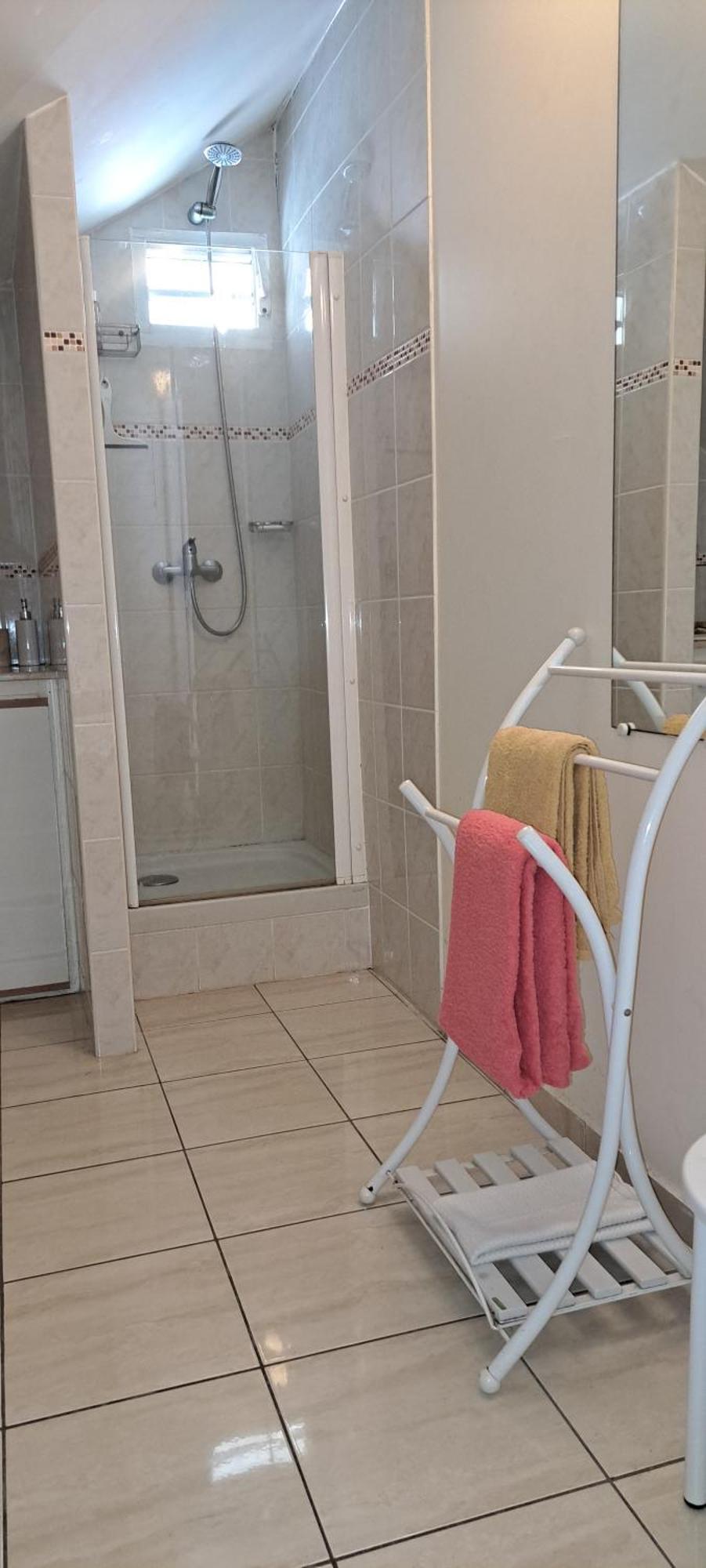 Logement Spacieux Deux Pieces A Baie Mahault Exterior foto