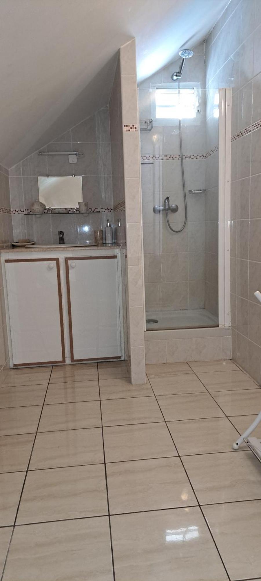Logement Spacieux Deux Pieces A Baie Mahault Exterior foto