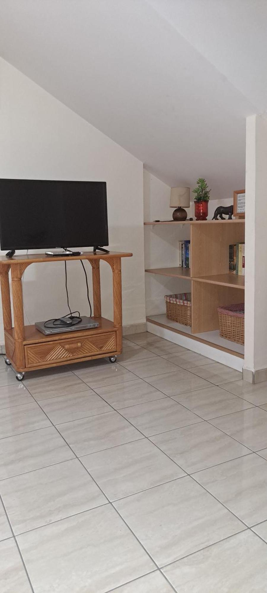 Logement Spacieux Deux Pieces A Baie Mahault Habitación foto